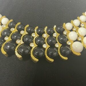 Beautiful black and white necklace